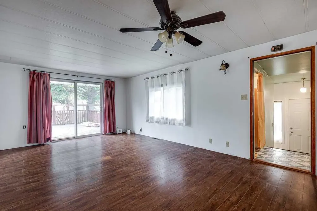 5317 52 Street Rural Lacombe County AB T0B 3C0
