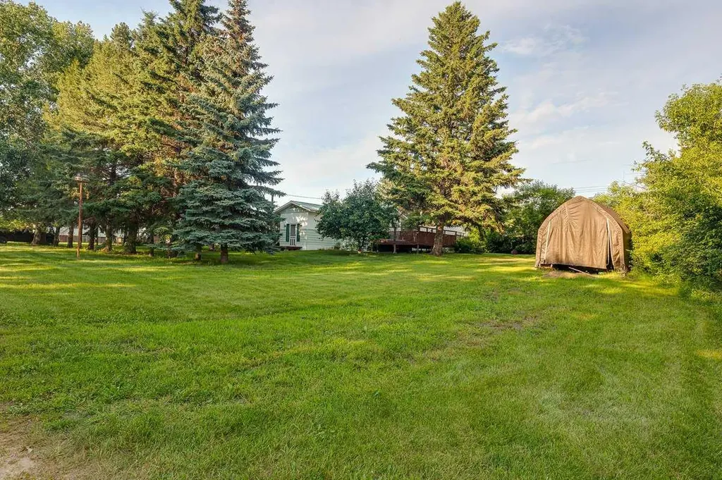 5317 52 Street Rural Lacombe County AB T0B 3C0