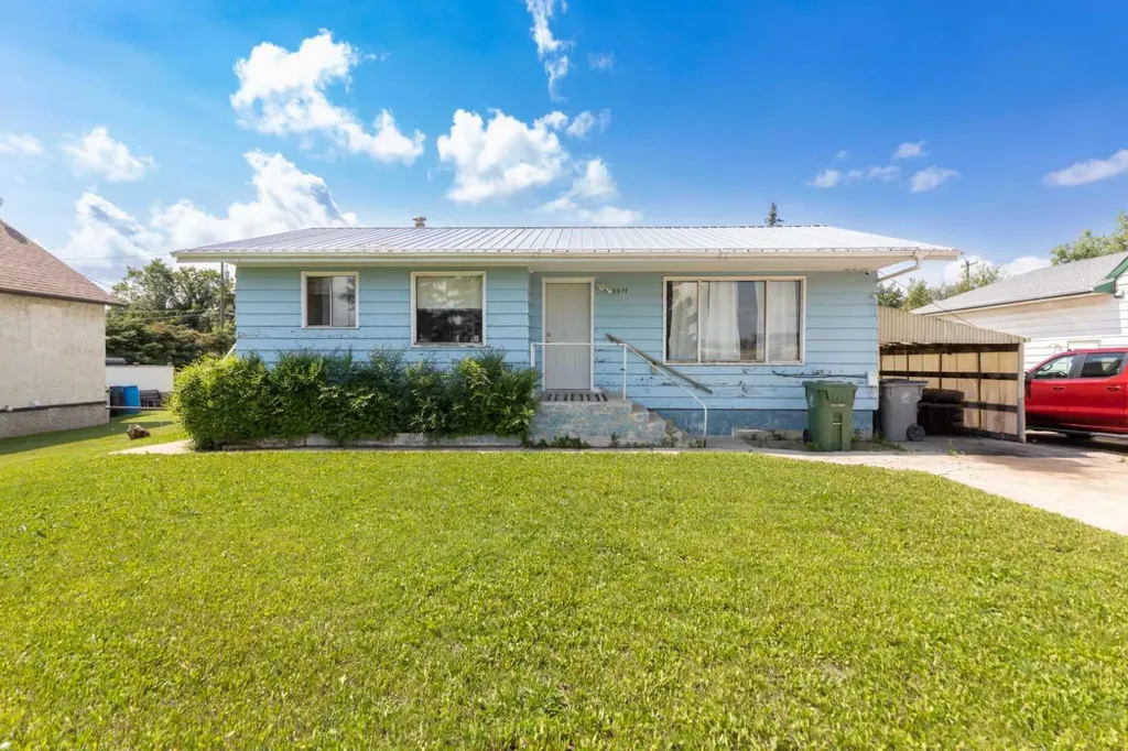 5514 49 Avenue Lloydminster SK S9V 0V4