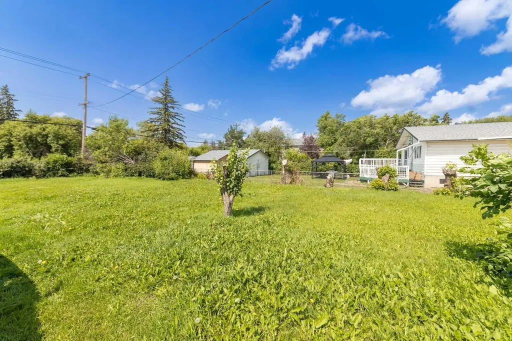 5514 49 Avenue Lloydminster SK S9V 0V4