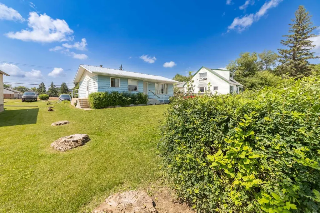 5514 49 Avenue Lloydminster SK S9V 0V4