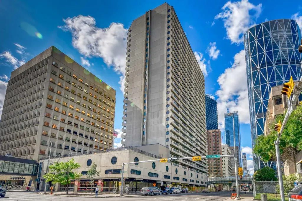 221 6 Avenue SE Calgary AB T2G4Z9