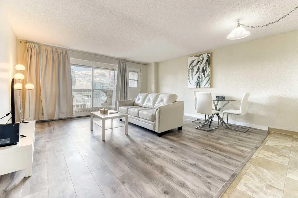 221 6 Avenue SE Calgary AB T2G4Z9