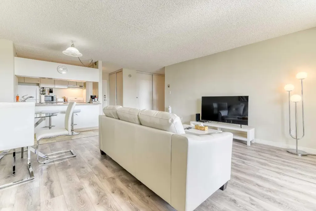 221 6 Avenue SE Calgary AB T2G4Z9