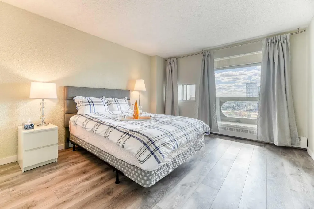 221 6 Avenue SE Calgary AB T2G4Z9