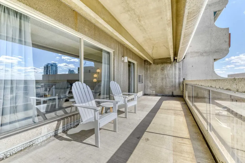 221 6 Avenue SE Calgary AB T2G4Z9