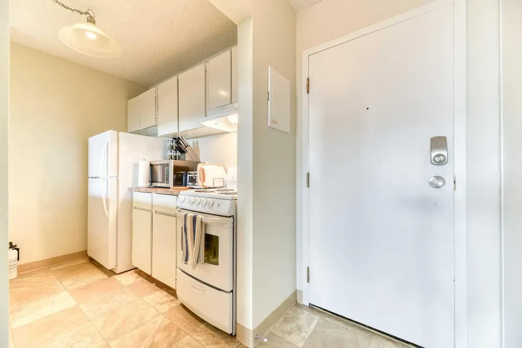 221 6 Avenue SE Calgary AB T2G4Z9