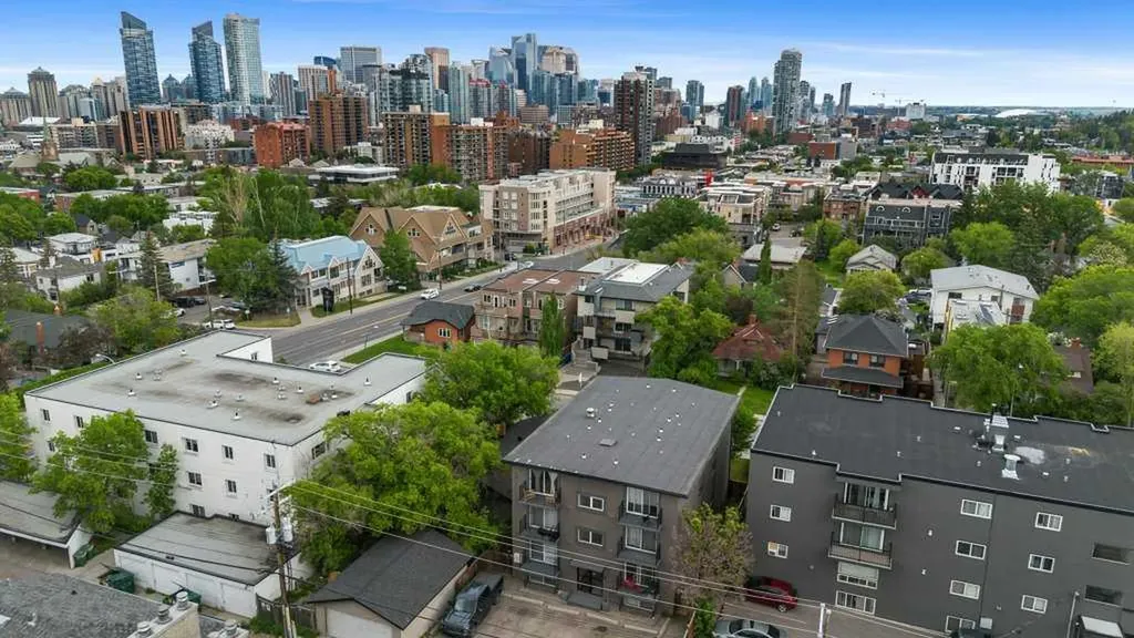 1815 16 Street SW Calgary AB T2T 4E3