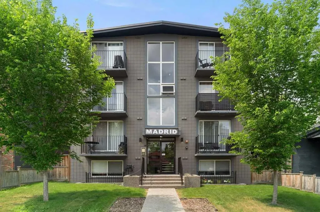 1815 16 Street SW Calgary AB T2T 4E3