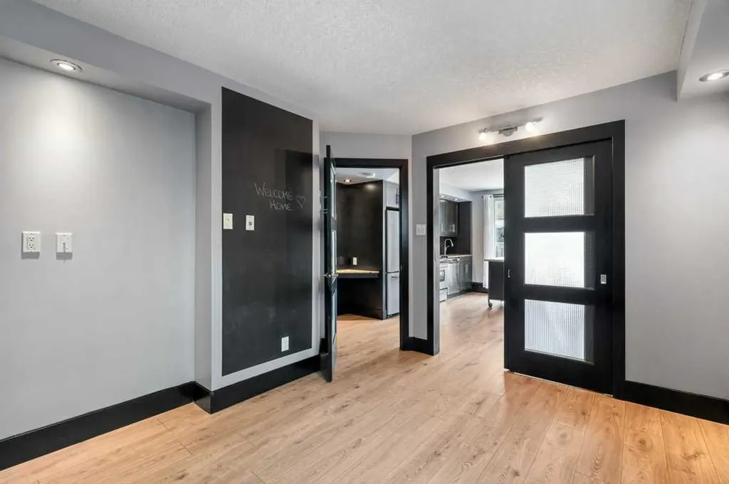 1815 16 Street SW Calgary AB T2T 4E3