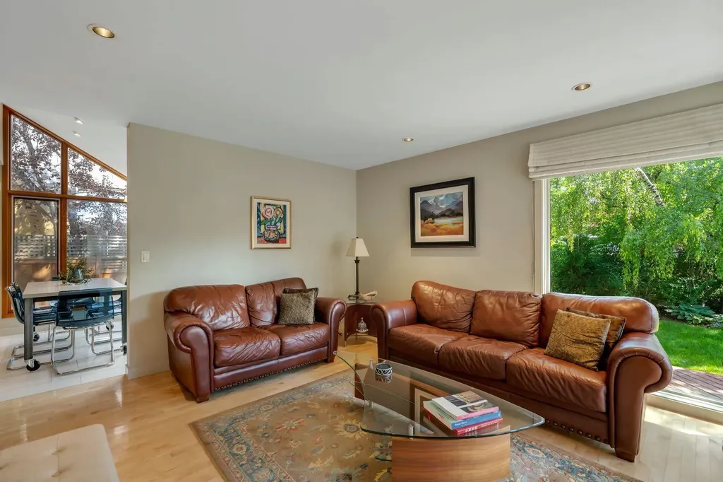 521 30 Avenue SW Calgary AB T2S 0P4