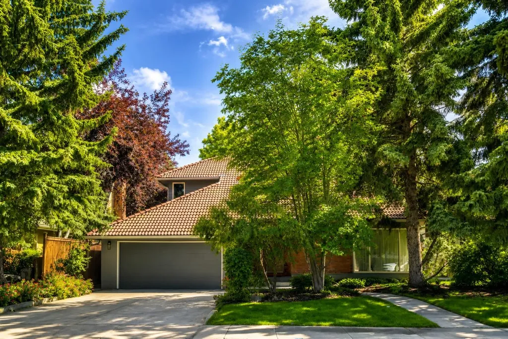 521 30 Avenue SW Calgary AB T2S 0P4