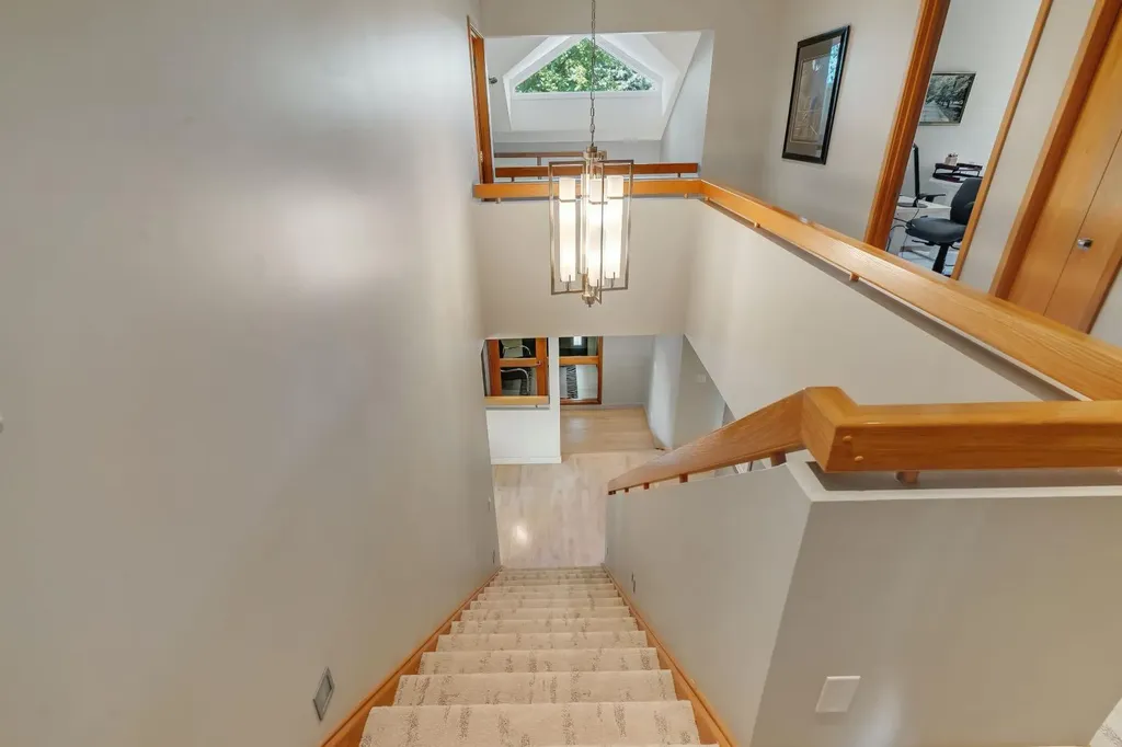 521 30 Avenue SW Calgary AB T2S 0P4