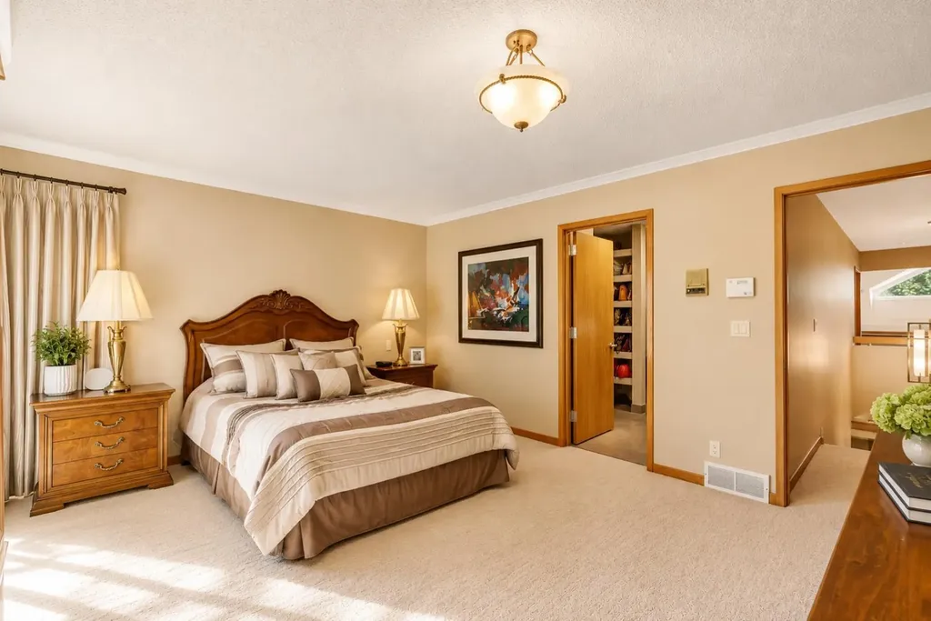 521 30 Avenue SW Calgary AB T2S 0P4