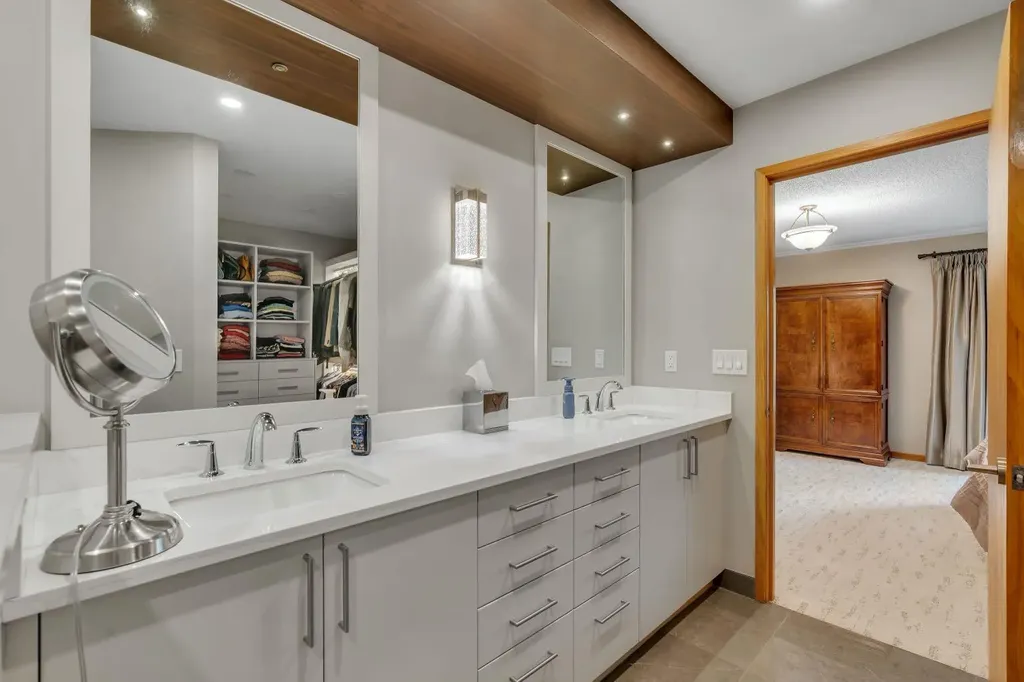 521 30 Avenue SW Calgary AB T2S 0P4