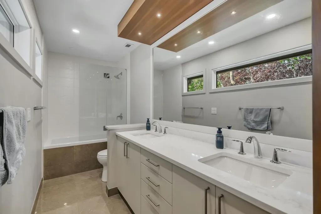 521 30 Avenue SW Calgary AB T2S 0P4