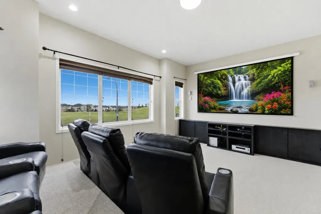29 Royal Birkdale Drive NW Calgary AB T3G 5C7