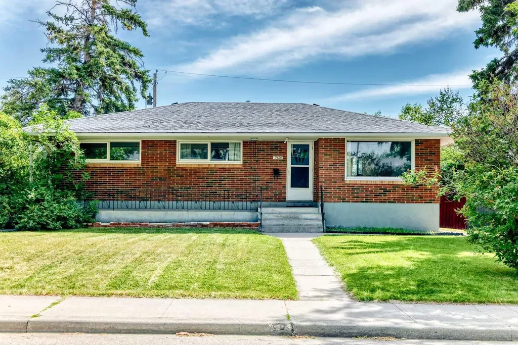 5620 Buckthorn Road NW Calgary AB T2K2Y5