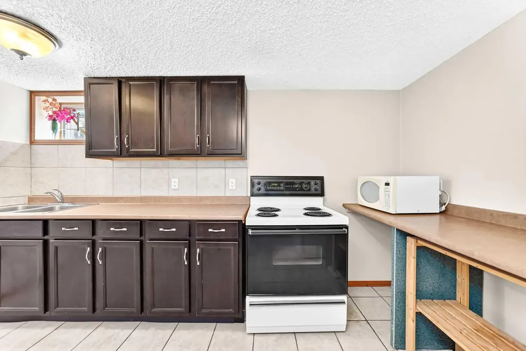 5620 Buckthorn Road NW Calgary AB T2K2Y5