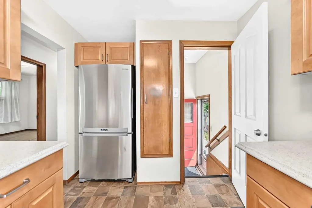 5620 Buckthorn Road NW Calgary AB T2K2Y5