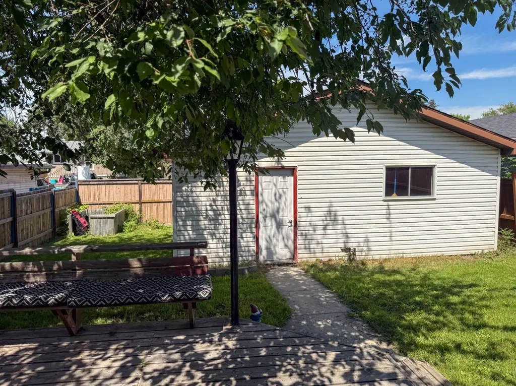 119 Fallswater Crescent NE Calgary AB T3J 1B5