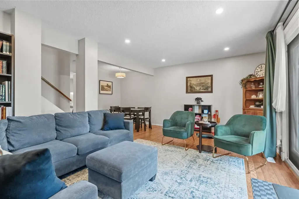 96 Georgian Villas NE Calgary AB T2A 7C6