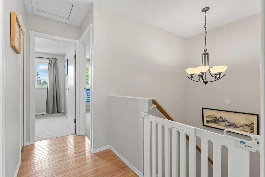96 Georgian Villas NE Calgary AB T2A 7C6