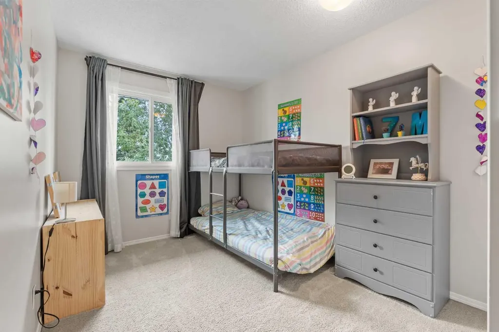 96 Georgian Villas NE Calgary AB T2A 7C6