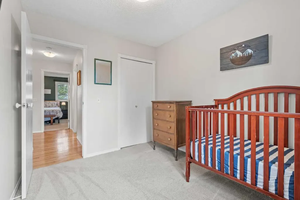96 Georgian Villas NE Calgary AB T2A 7C6