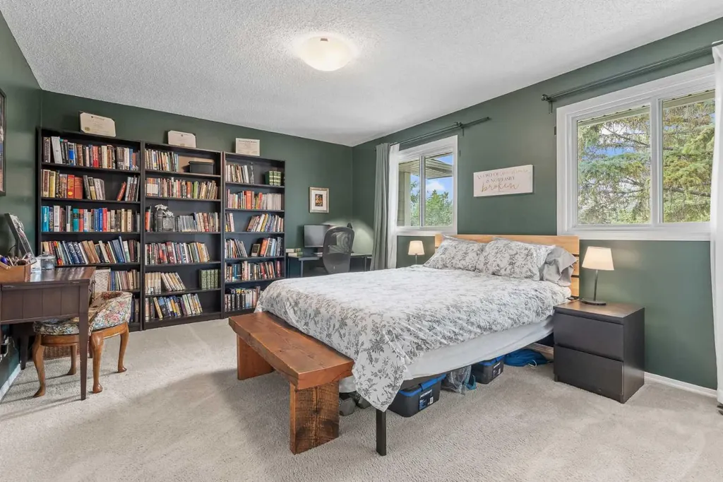 96 Georgian Villas NE Calgary AB T2A 7C6