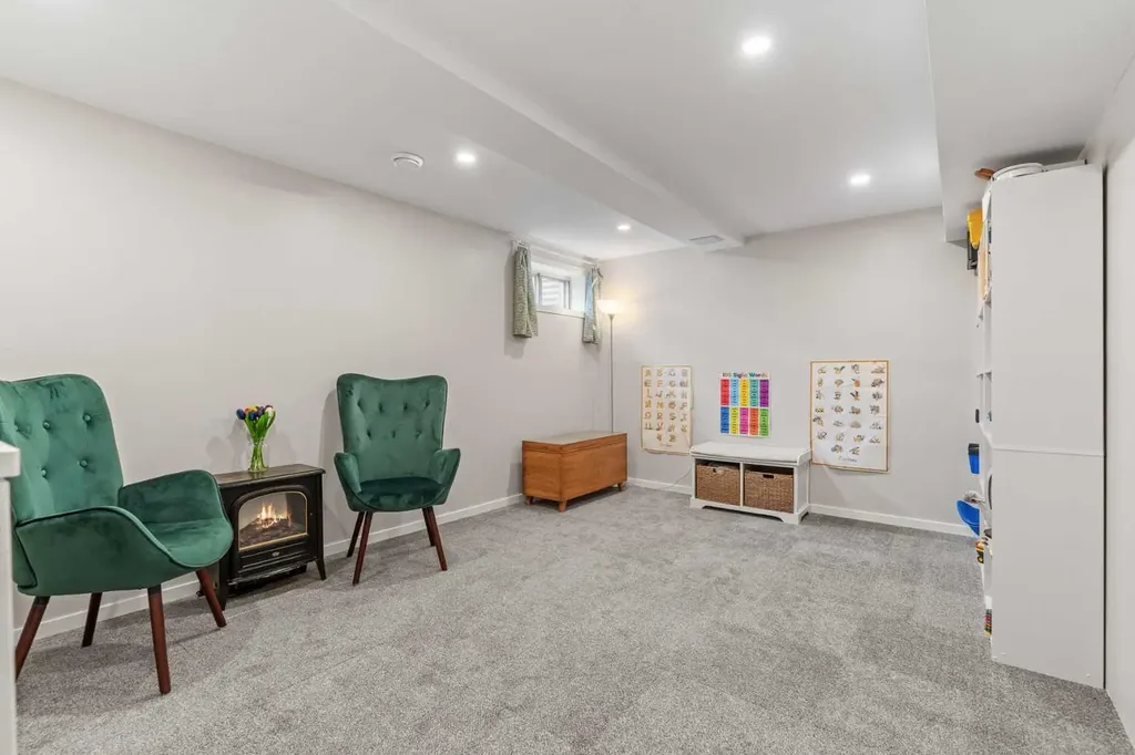 96 Georgian Villas NE Calgary AB T2A 7C6