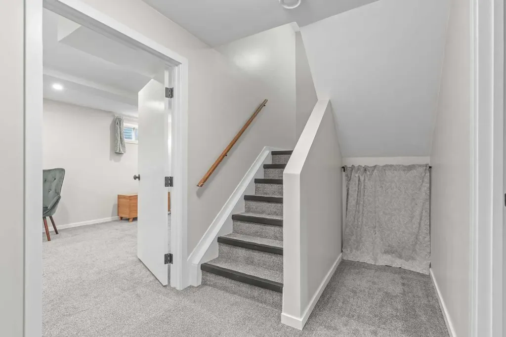 96 Georgian Villas NE Calgary AB T2A 7C6