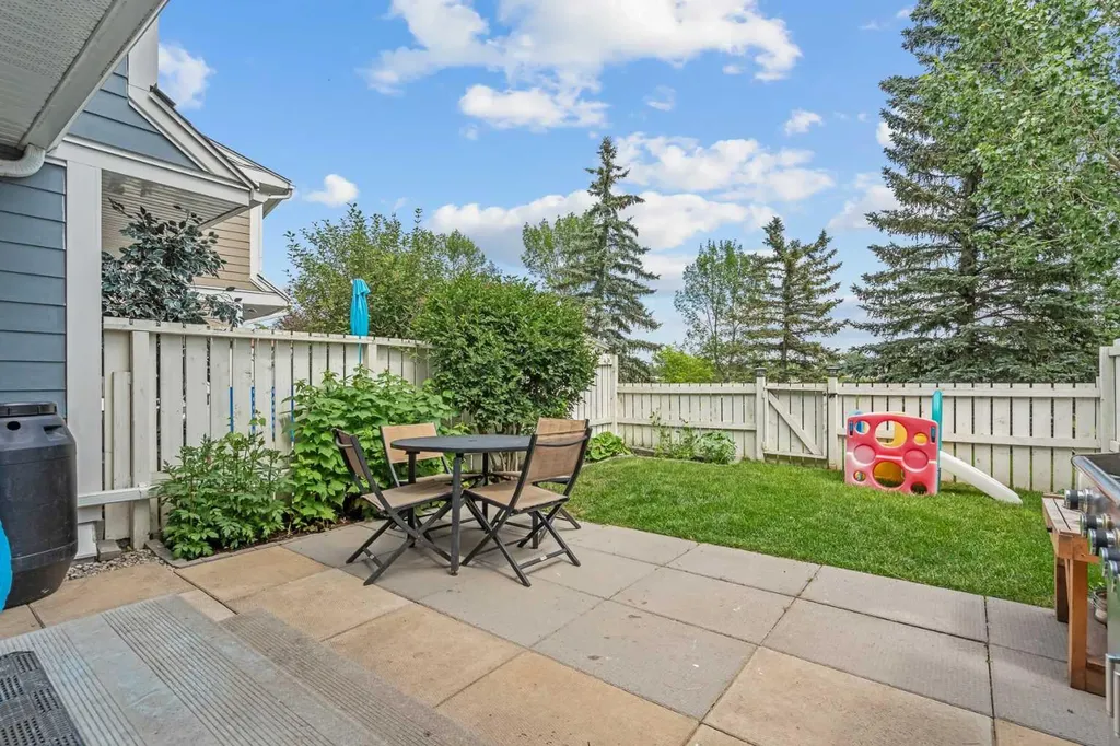 96 Georgian Villas NE Calgary AB T2A 7C6