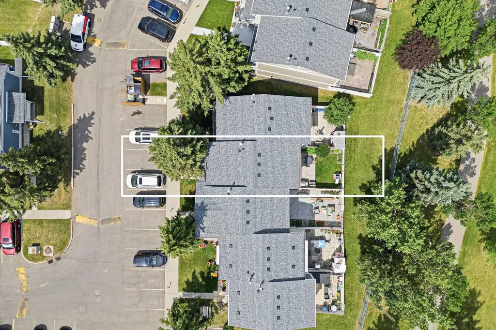 96 Georgian Villas NE Calgary AB T2A 7C6