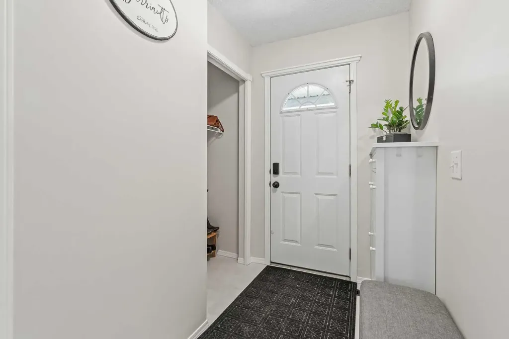 96 Georgian Villas NE Calgary AB T2A 7C6