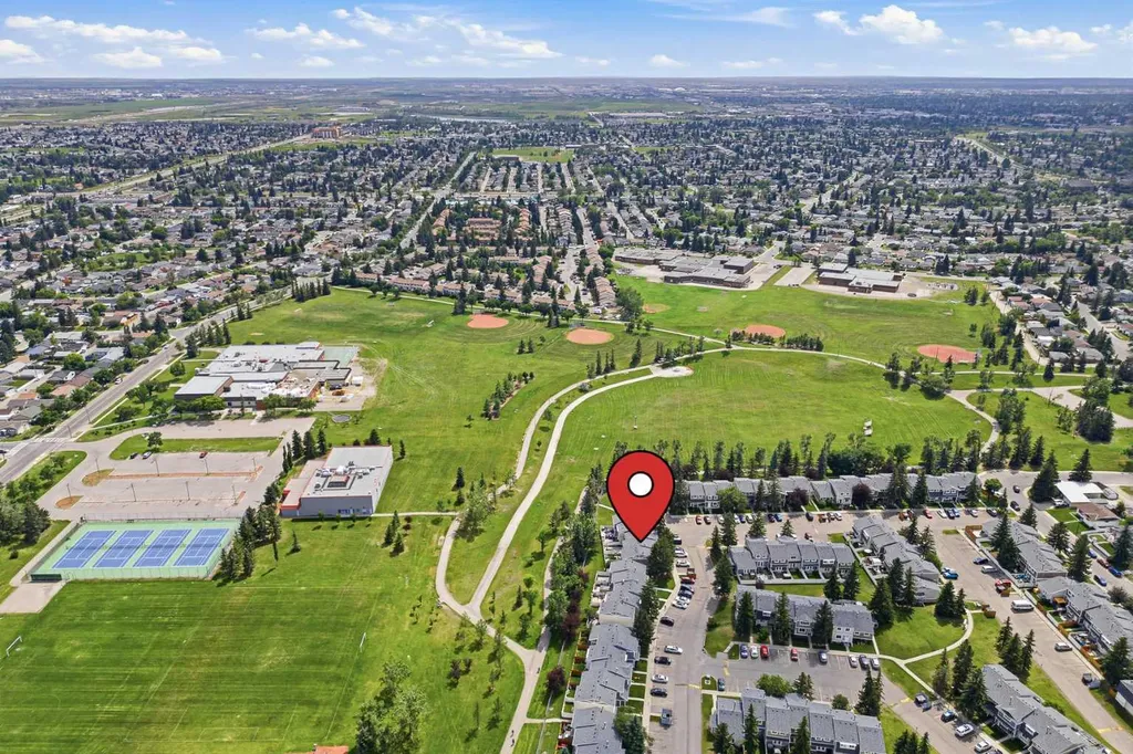 96 Georgian Villas NE Calgary AB T2A 7C6