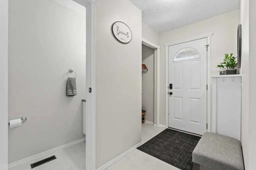 96 Georgian Villas NE Calgary AB T2A 7C6