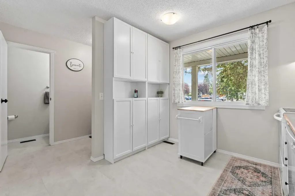 96 Georgian Villas NE Calgary AB T2A 7C6