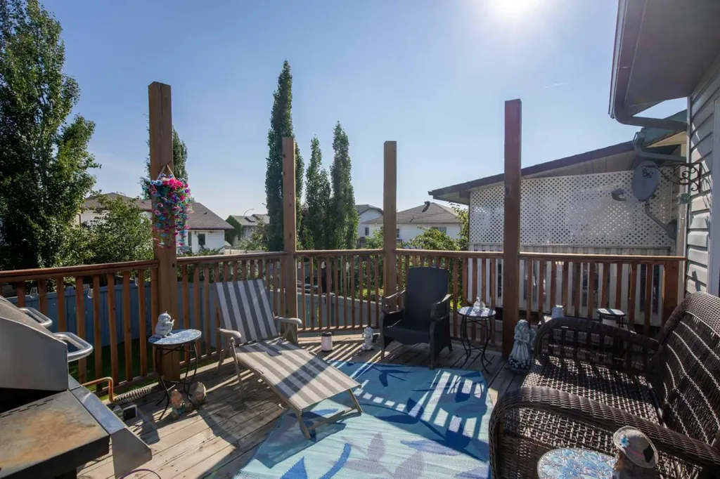 10733 75 Avenue Grande Prairie AB T8W 2S7