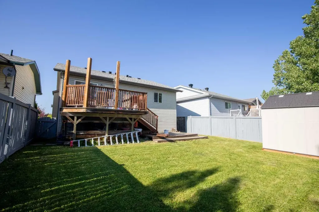 10733 75 Avenue Grande Prairie AB T8W 2S7