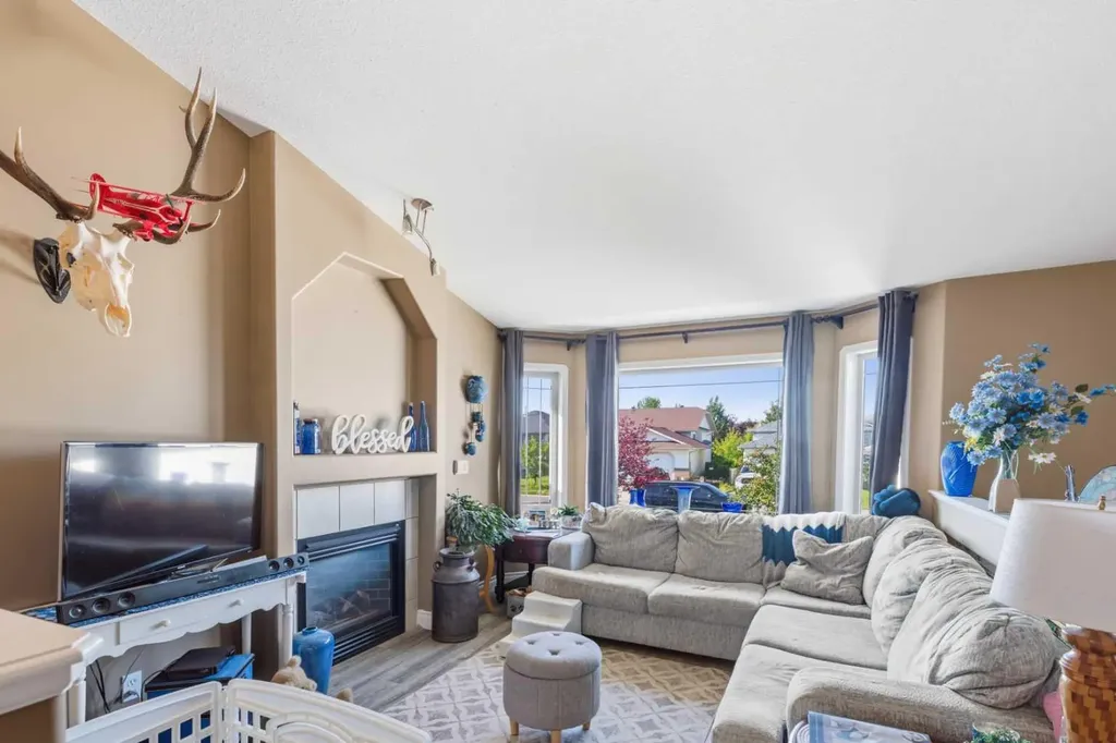 10733 75 Avenue Grande Prairie AB T8W 2S7