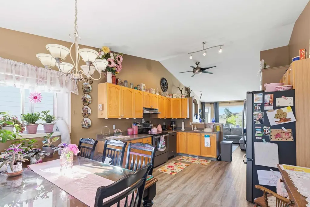 10733 75 Avenue Grande Prairie AB T8W 2S7