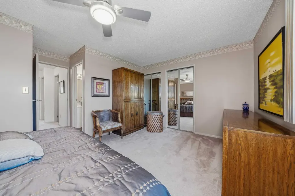 23 Glamis Drive SW Calgary AB T3E 6S3