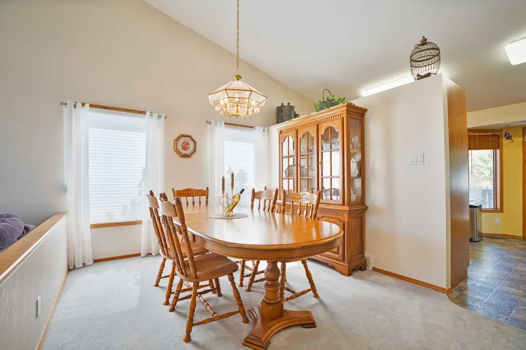 110 Heritage Boulevard W Lethbridge AB T1K 6R9