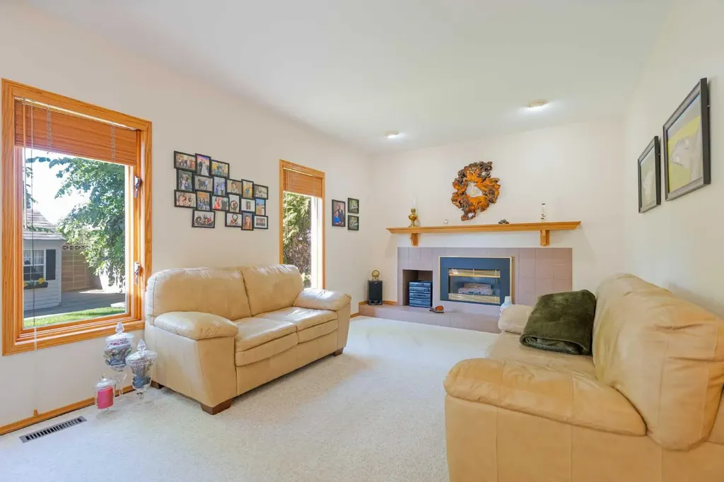 110 Heritage Boulevard W Lethbridge AB T1K 6R9
