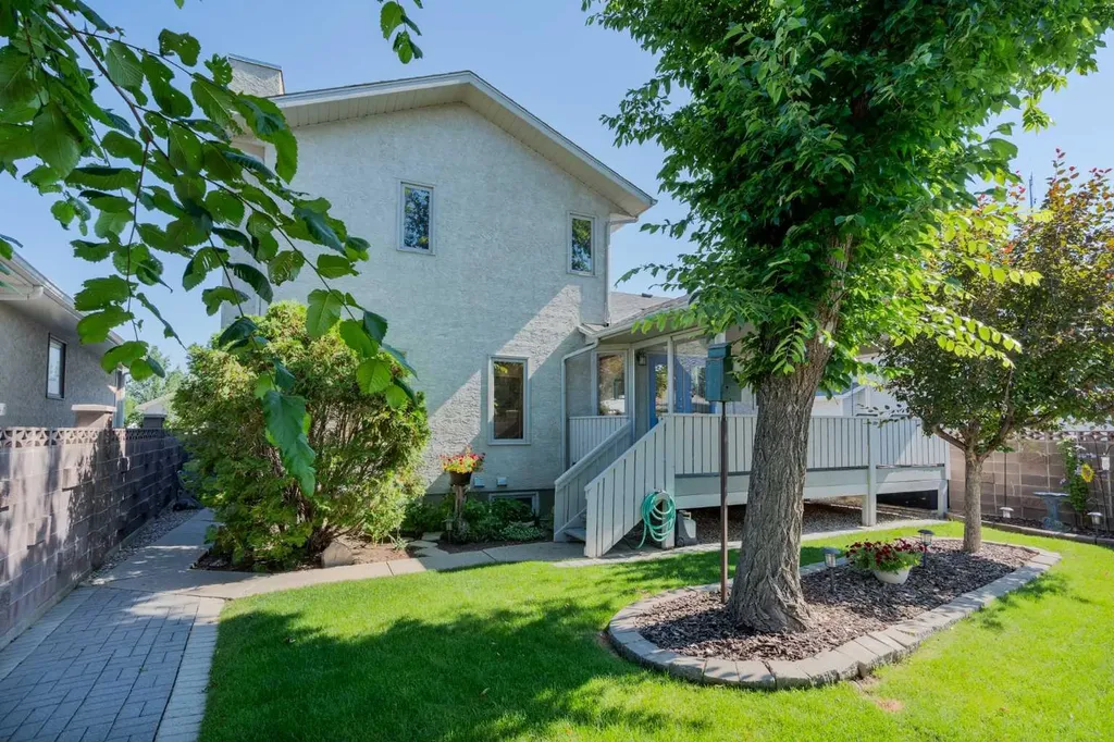 110 Heritage Boulevard W Lethbridge AB T1K 6R9