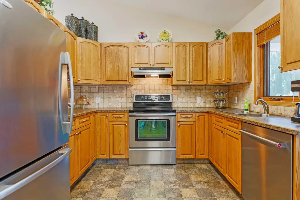 110 Heritage Boulevard W Lethbridge AB T1K 6R9