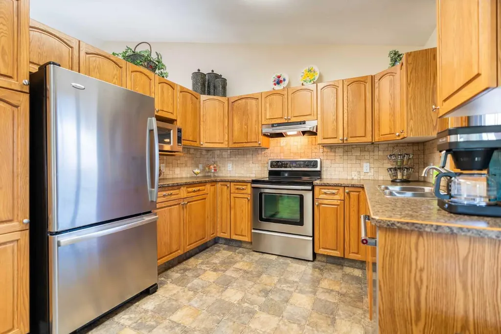 110 Heritage Boulevard W Lethbridge AB T1K 6R9