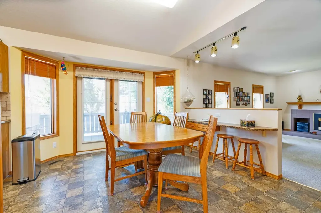 110 Heritage Boulevard W Lethbridge AB T1K 6R9