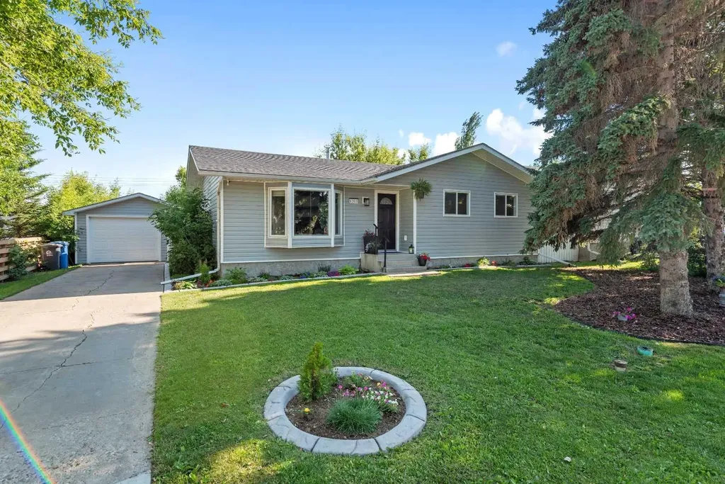 1203 1 Street NE Three Hills AB T0M 2A0